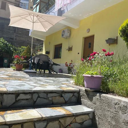 Artur'S Apartment Gjirokastër Exteriör bild